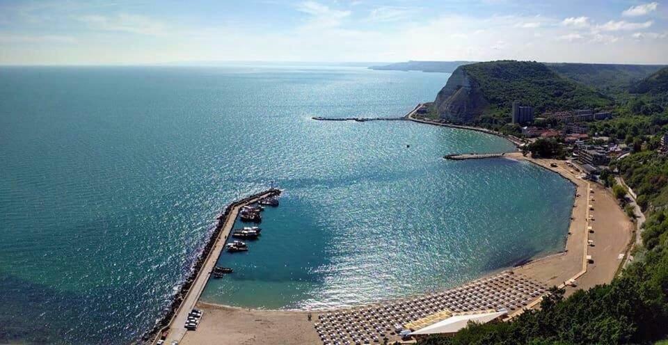 Apartamento Complex Karia III Kavarna Exterior foto