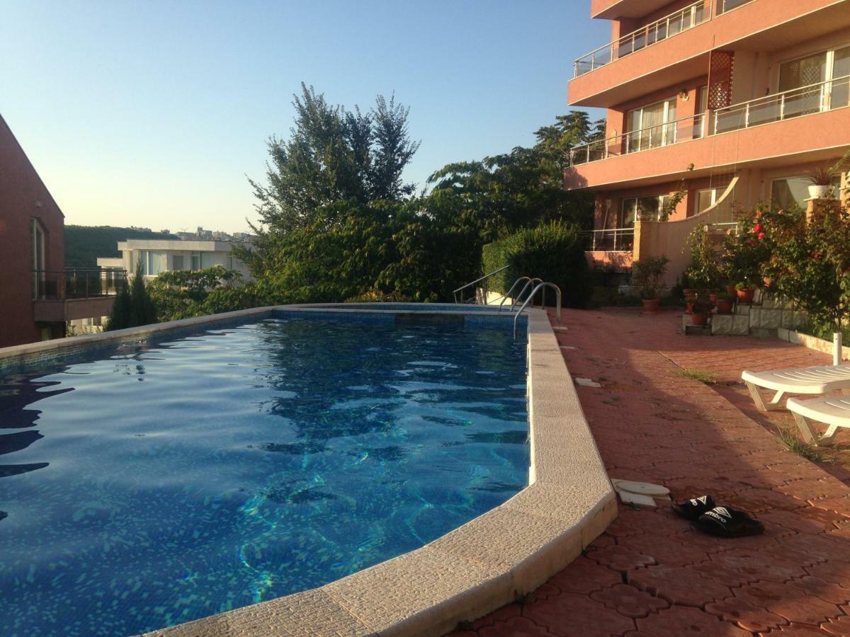 Apartamento Complex Karia III Kavarna Exterior foto