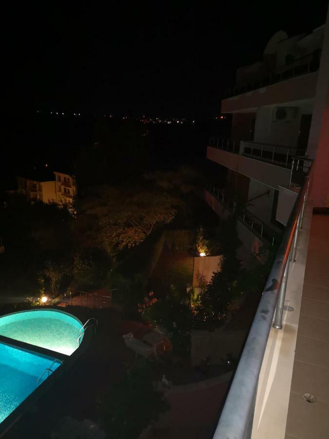 Apartamento Complex Karia III Kavarna Exterior foto
