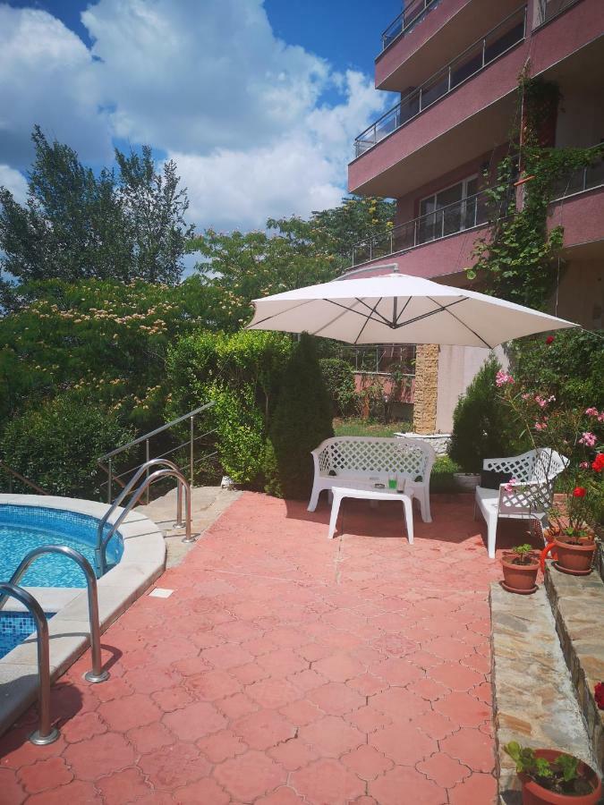 Apartamento Complex Karia III Kavarna Exterior foto